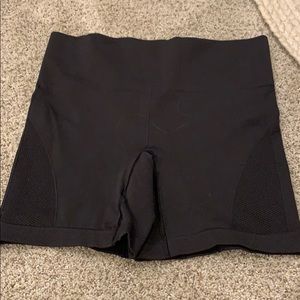 black lululemon spandex